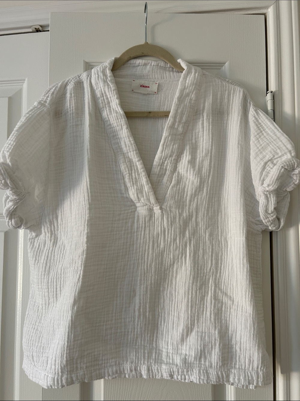 XiRENA White Gauze V-Neck Tunic Top